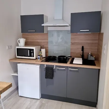 En Centre Apartment